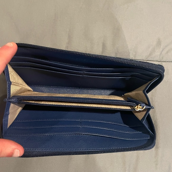 Michael Kors Mini Bag - Picture 4 of 4